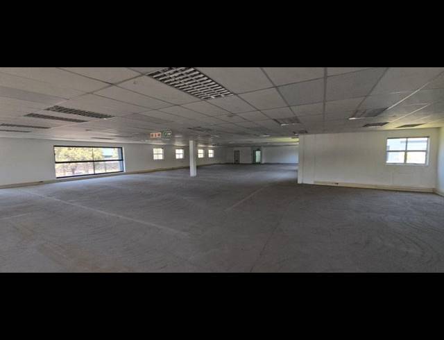 BUSINESS PROPERTY TO RENT IN HALFWAY GARDENS